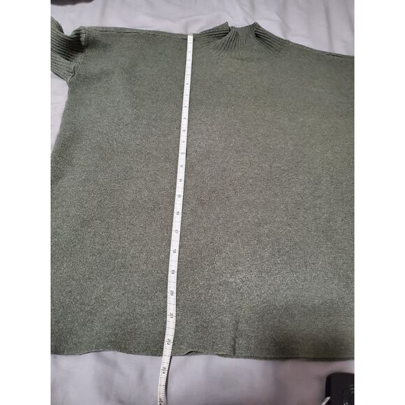 Cyrus Women’s Olive Green Mock Neck Sweater Size M – Cozy Knit Pullover - Picture 9 of 10